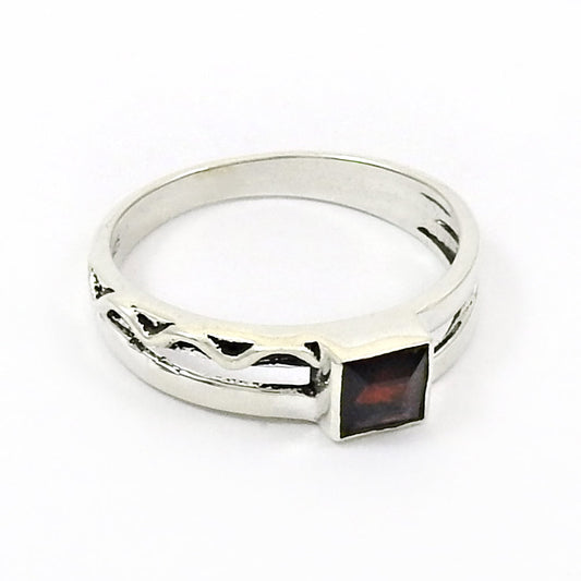 Natural Garnet 925 Sterling Silver Bezel Promise Band Statement Wife Ring