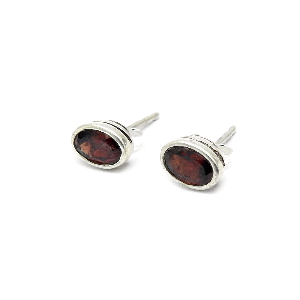 Solid 925 Silver Natural Garnet Gemstone Post Stud Earrings Jewelry Gift For Her