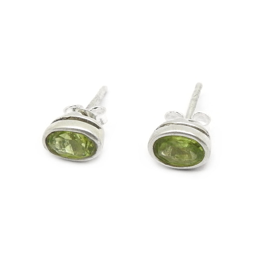 Sterling Silver Peridot Gemstone Wife Stud Heart Chakra Engagement New Earrings
