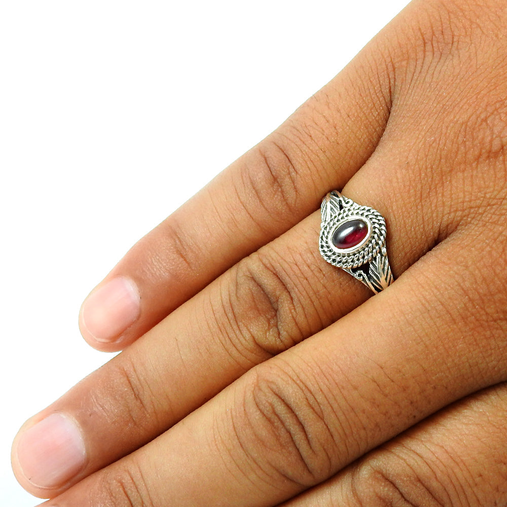 Natural Garnet Gemstone Solitaire Ring 925 Sterling Silver Jewelry U16