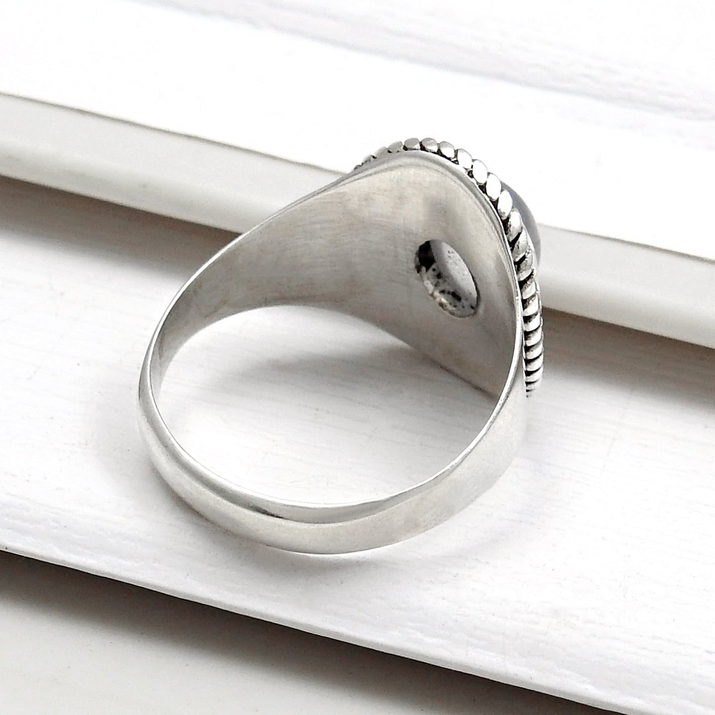 Chalcedony Stone 925 Solid Silver Elegant Cocktail Ring