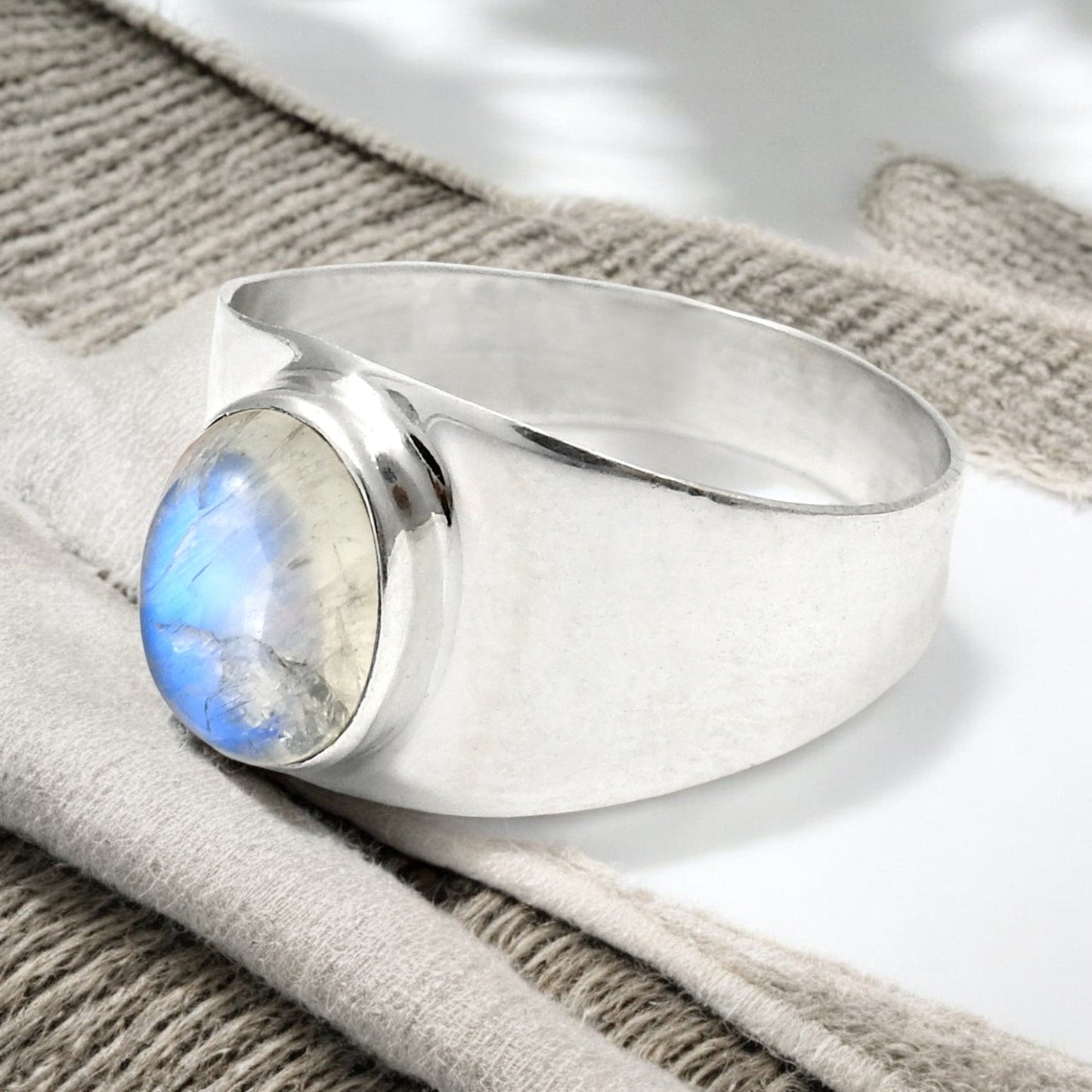 Natural Rainbow Moonstone 925 Silver Cocktail Crown Chakra Bezel Ring Jewelry