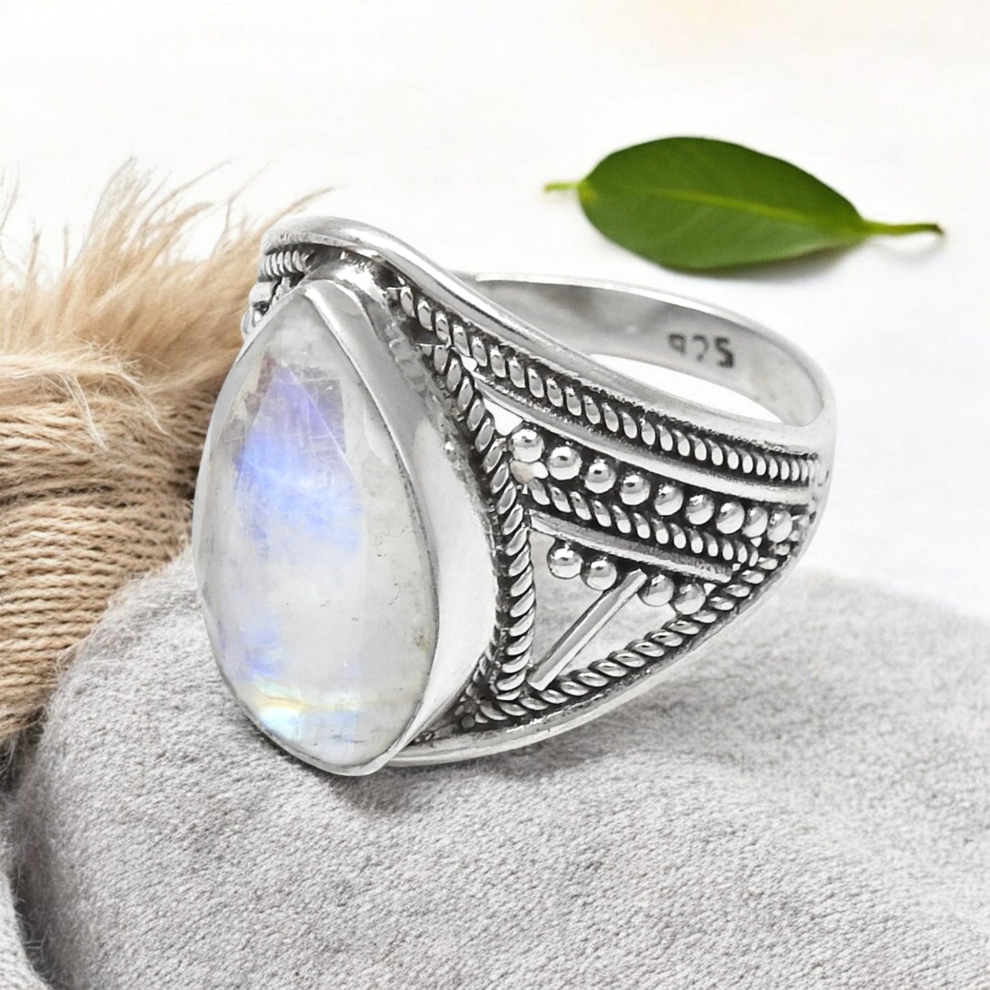 Natural Rainbow Moonstone Solid 925 Sterling Silver Ring Size 8.5